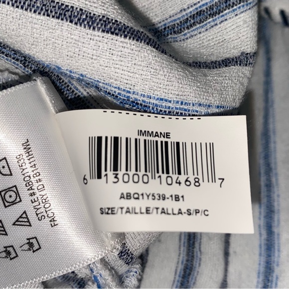 BCBG Stripped Embroidered Cropped Top Size small - Picture 8 of 9